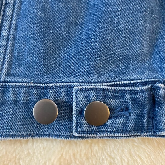 NWT- Long Sleeve Denim Button up Jacket - Picture 5 of 9
